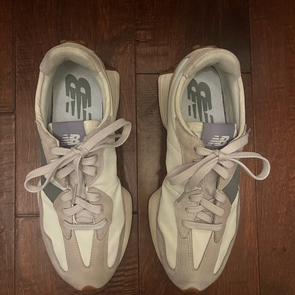 👟 New Balance 327 Moonbeam Shadow Grey 👟 - Picture 3 of 9